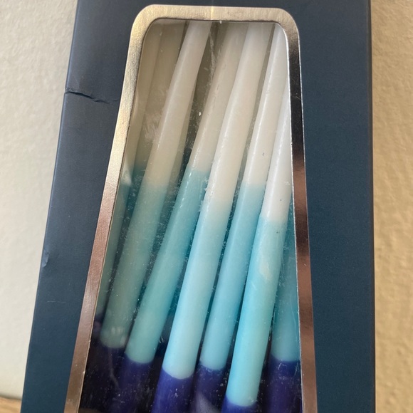 NEW Tahari Menorah Candles 45 Dripless Tapers Blue Ombre Blue White 5.75” NIB - Picture 4 of 6